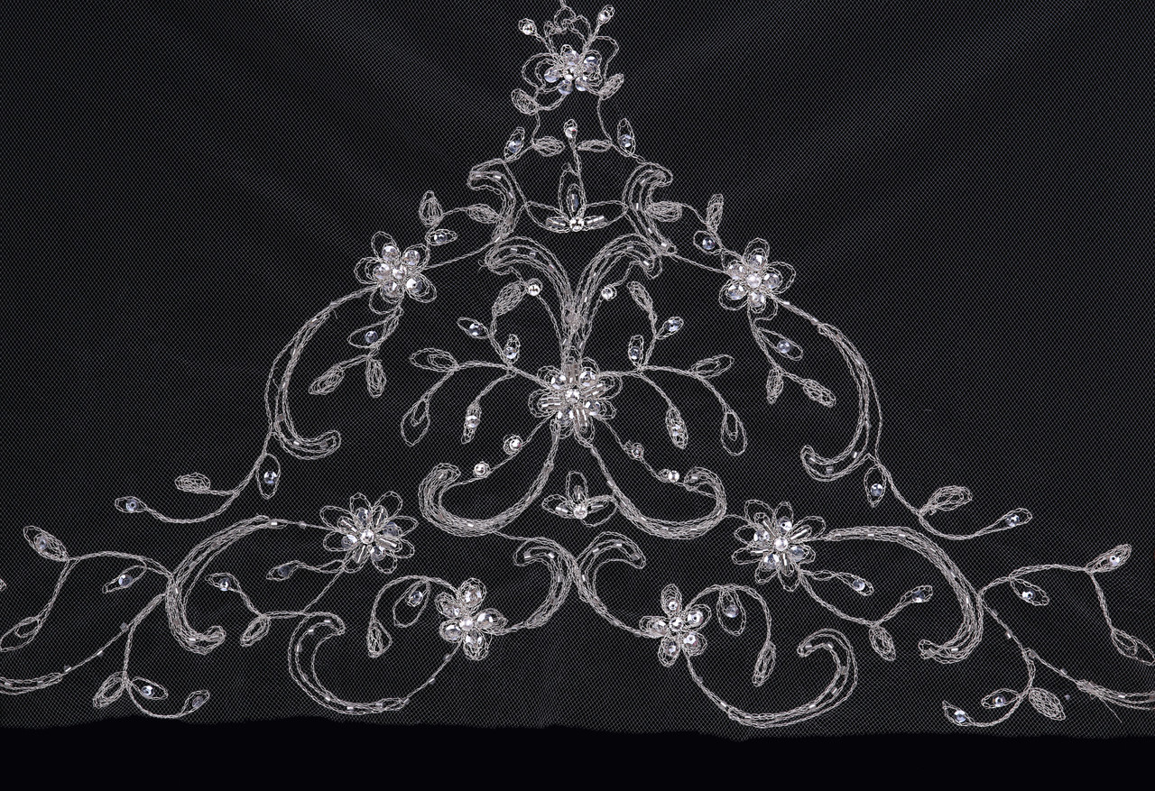 En Vogue Bridal Style V704C-M - English tulle mantilla cut veil with embroidered and beaded edge - Cathedral