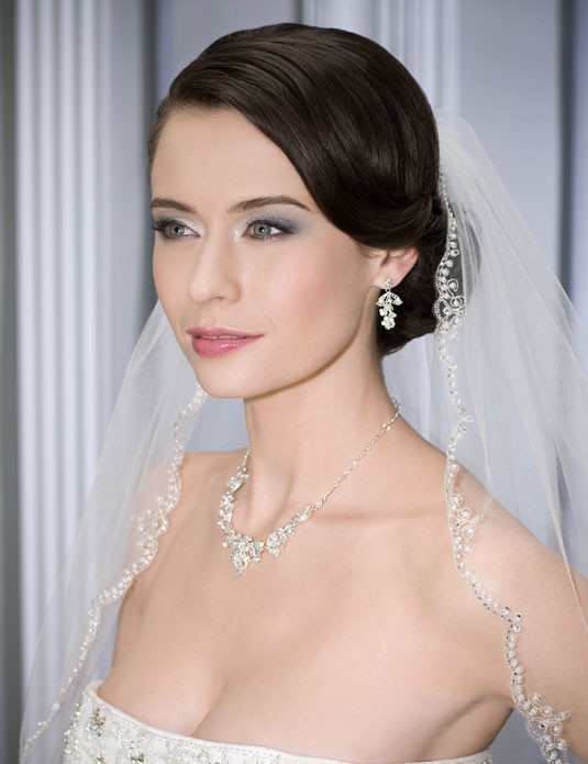 Bel Aire Bridal Wedding Veil V7031 - One Tier Fingertip Scallop Embroidered Edge - Quick Ship