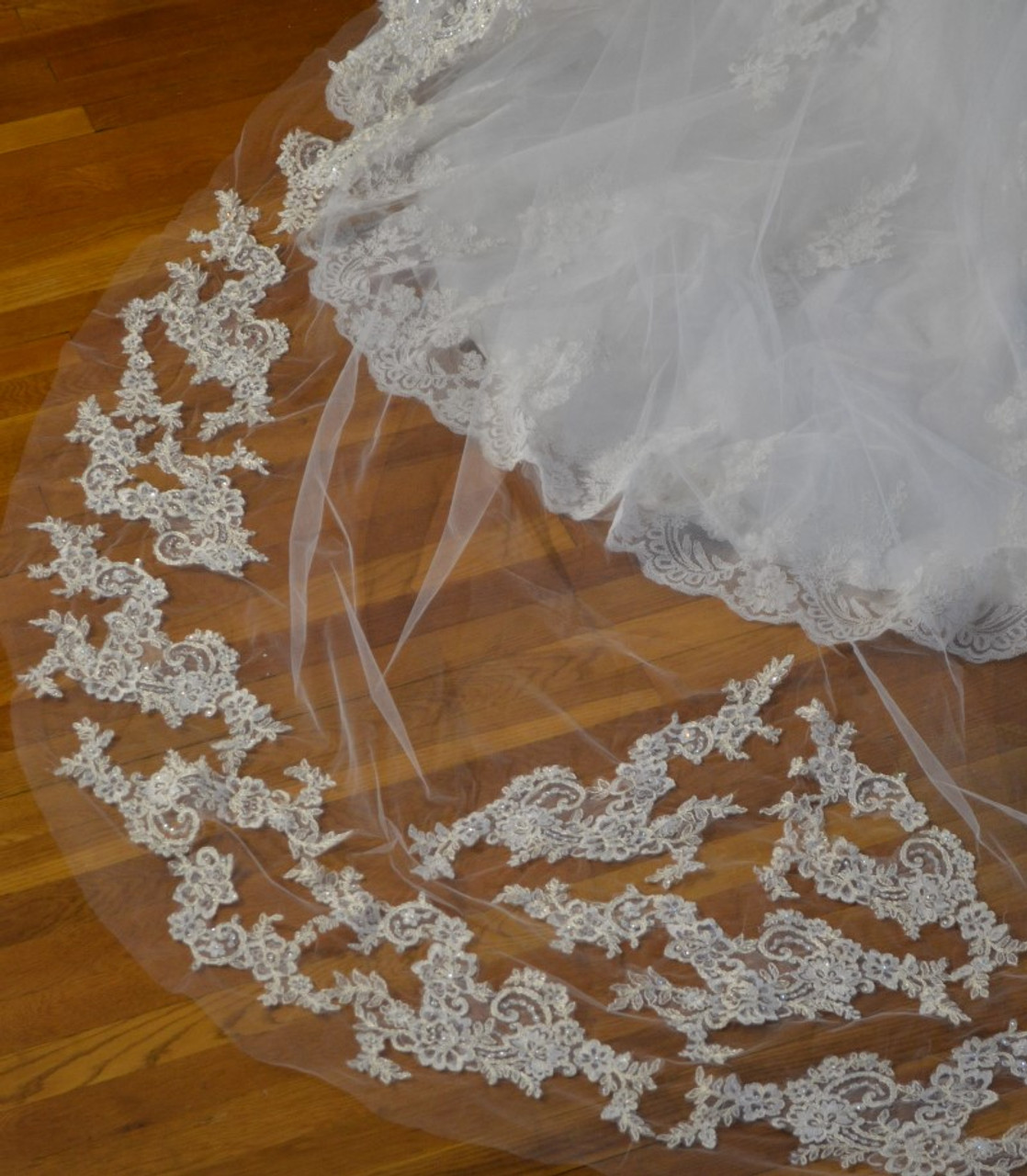 Elena Designs Style E1209 - 120" inches - Lace One tier veil with scattered motifs along edge