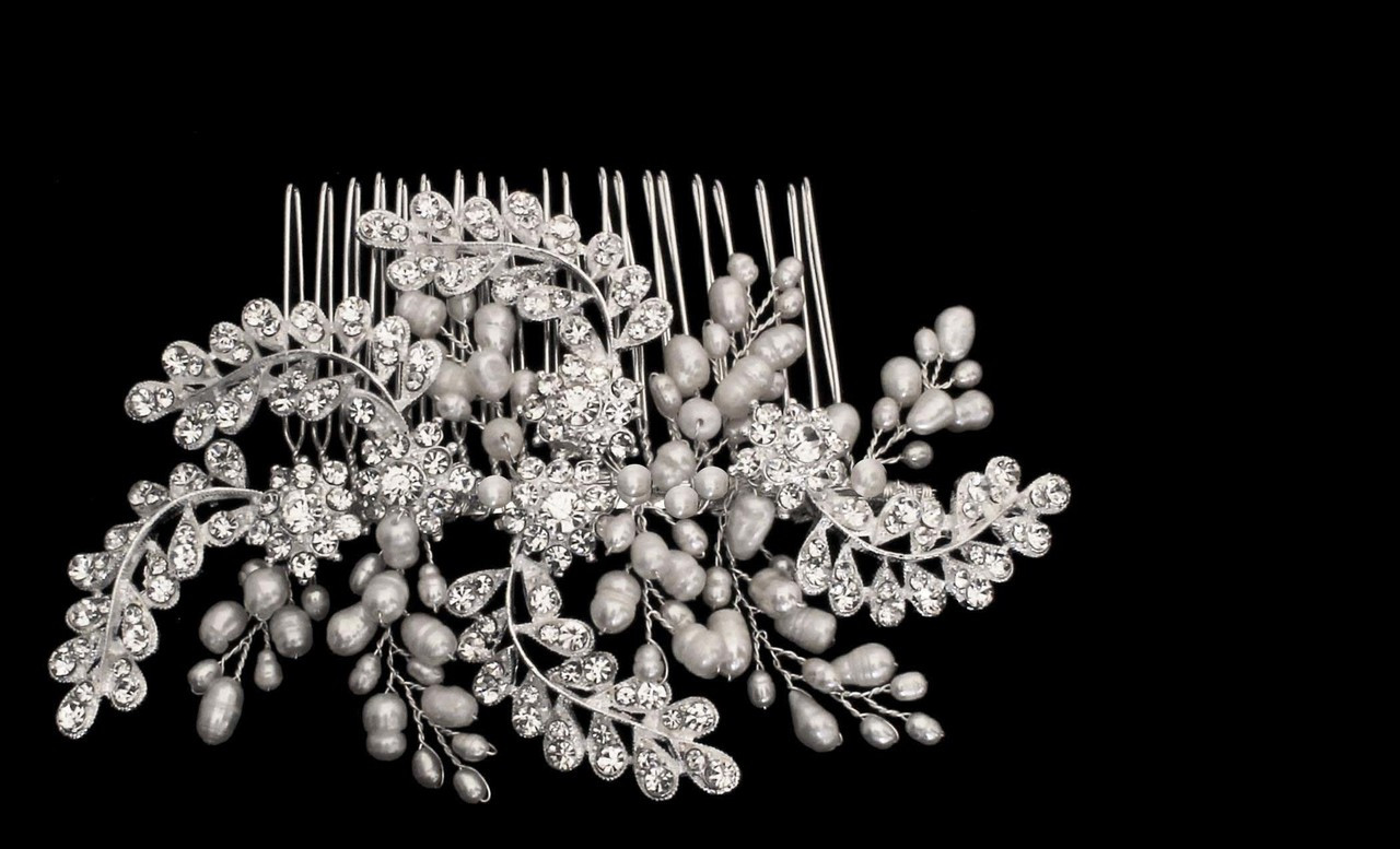 Noelle & Ava Trendy comb of flowers and palms design of rhinestone encrusted leaves