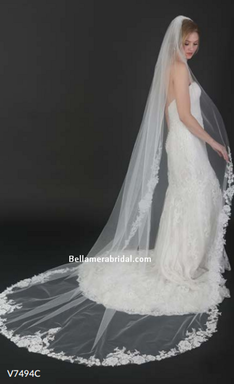 Bel Aire Bridal Veil V7501 - 1-tier fingertip veil with crystals and  champagne pearls