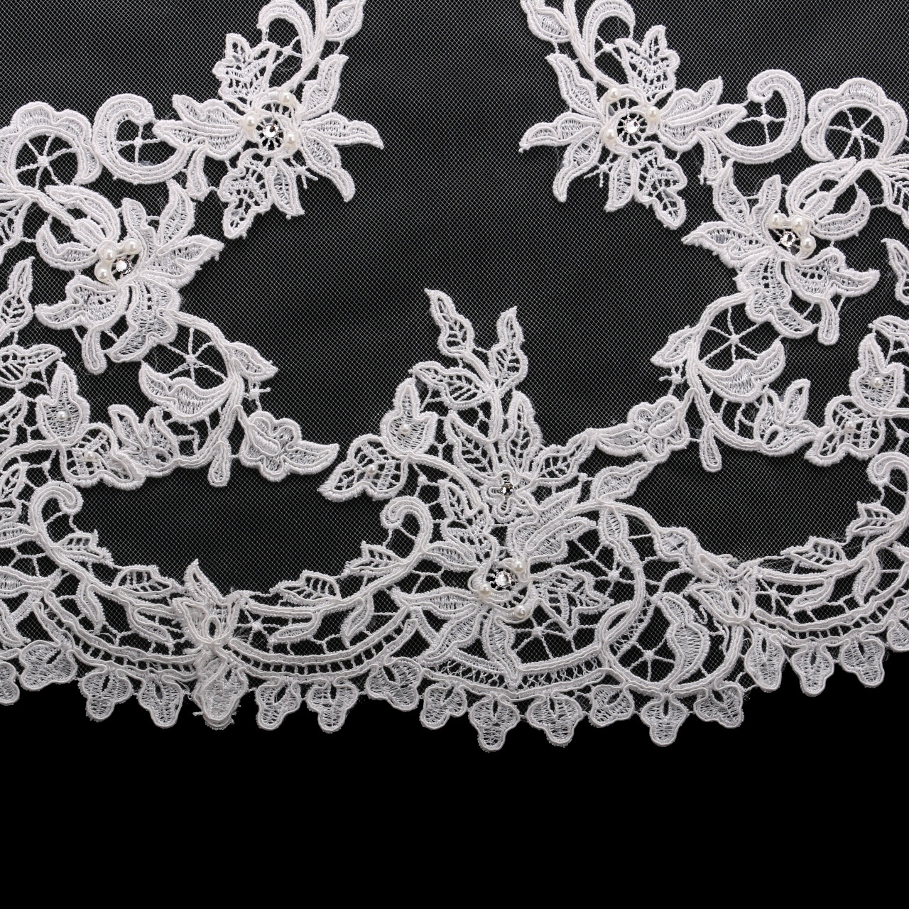 En Vogue Bridal Style V1898SF - English tulle veil with lace edge - Single Tier