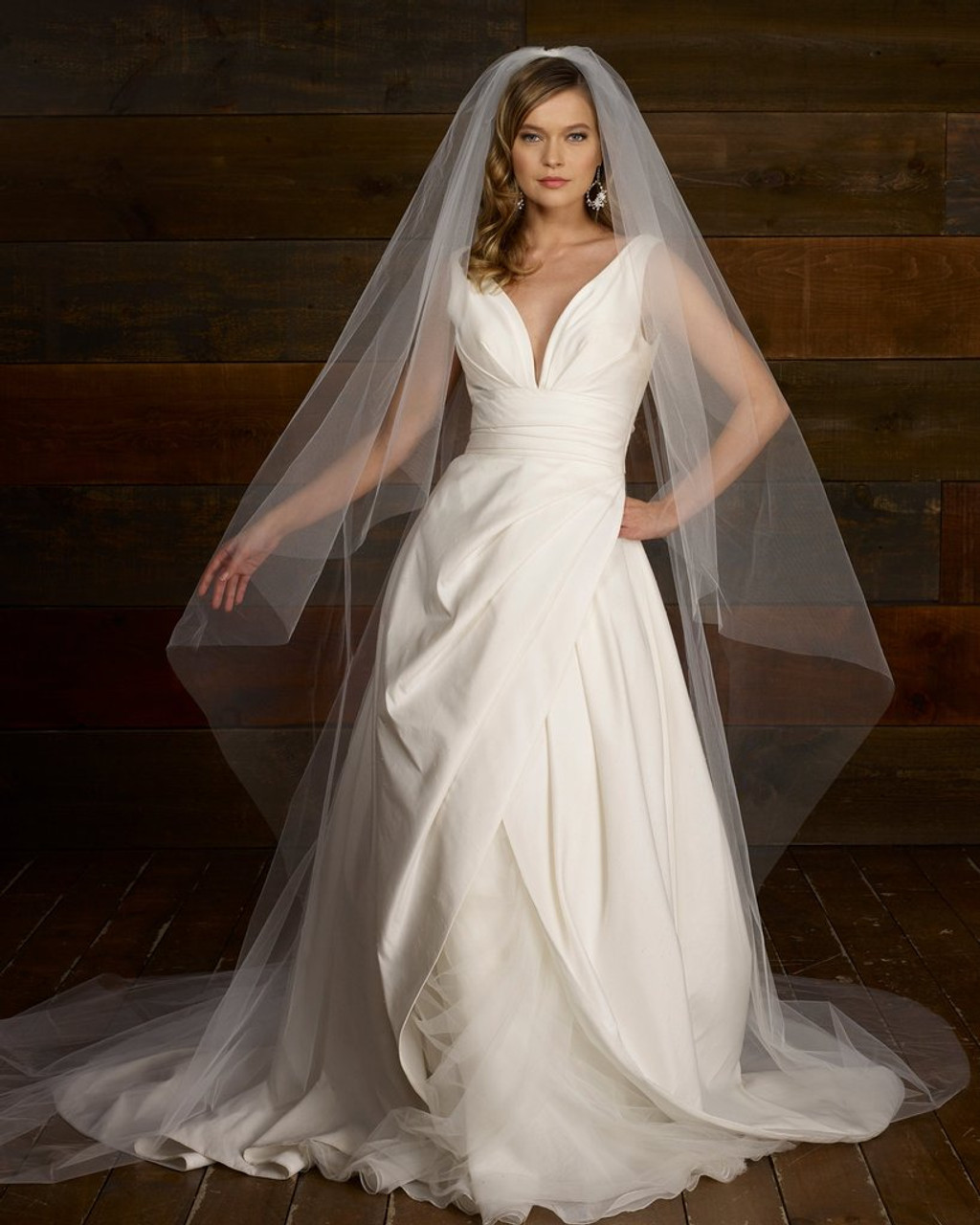 Chapel or Floor Length One Layer Cut Edge Bridal Veil in Ivory - Mariell  Bridal Jewelry & Wedding Accessories