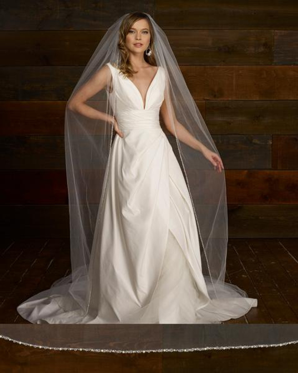Chapel or Floor Length One Layer Cut Edge Bridal Veil in Ivory - Mariell  Bridal Jewelry & Wedding Accessories