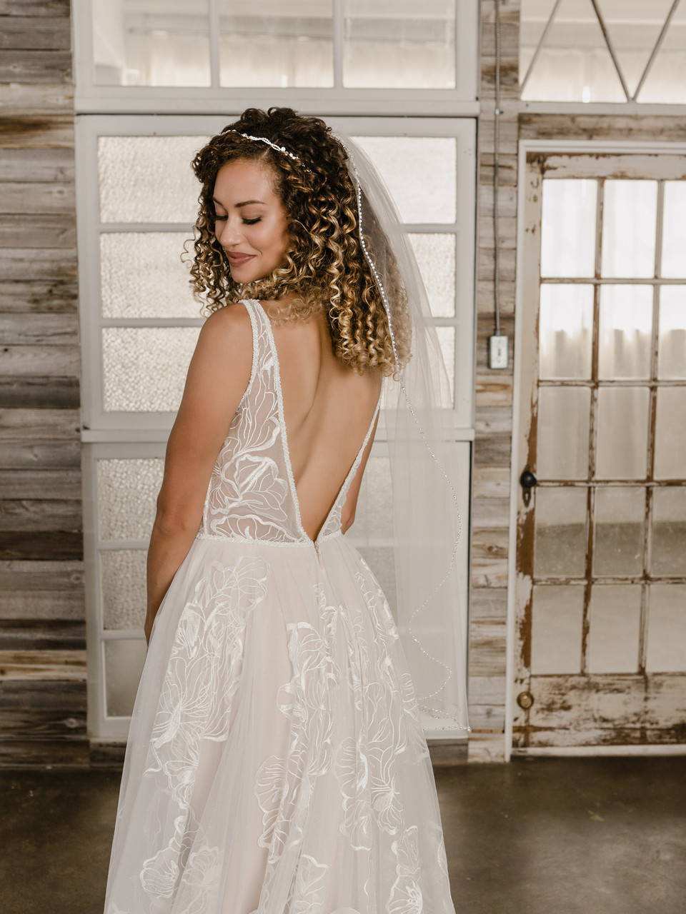 En Vogue Bridal Style V2190SF - English Tulle Veil - Single Tier
