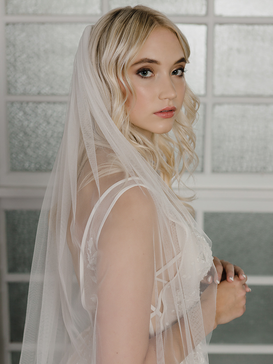 En Vogue Bridal Style V2103SF - Raw edge Italian tulle veil