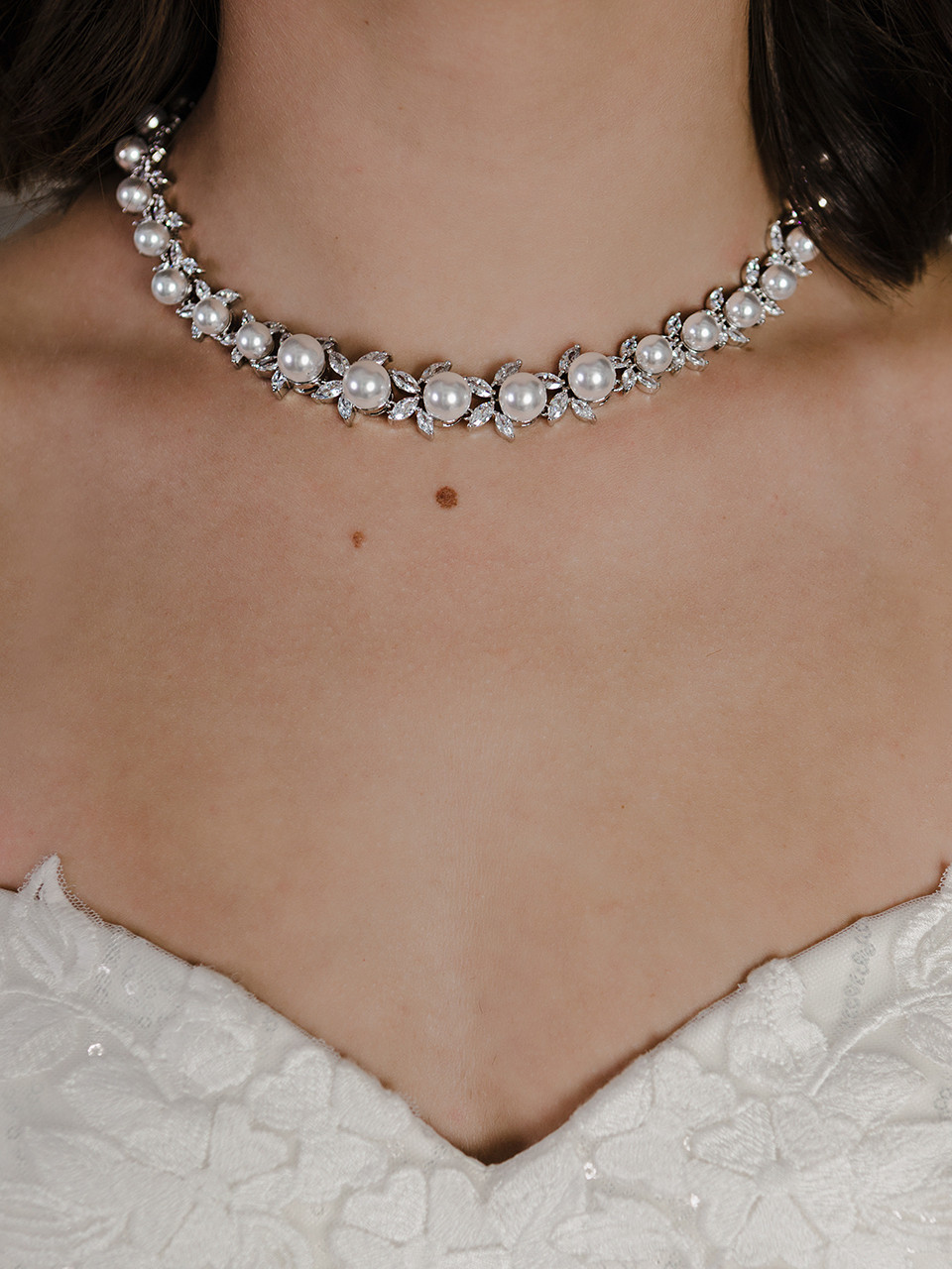 En Vogue Bridal Necklace and Earring Set Style NL2151 - Rhodium plated rhinestone necklace