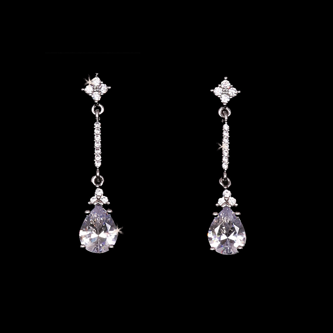 En Vogue Bridal Style E2169 - Rhodium plated rhinestone earrings