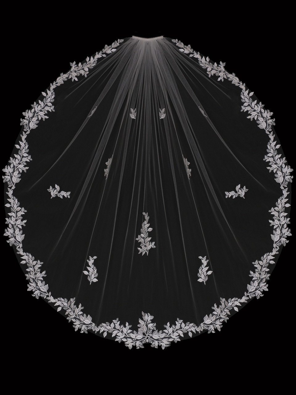 En Vogue Bridal Veil V2390SF - English tulle veil with leaf