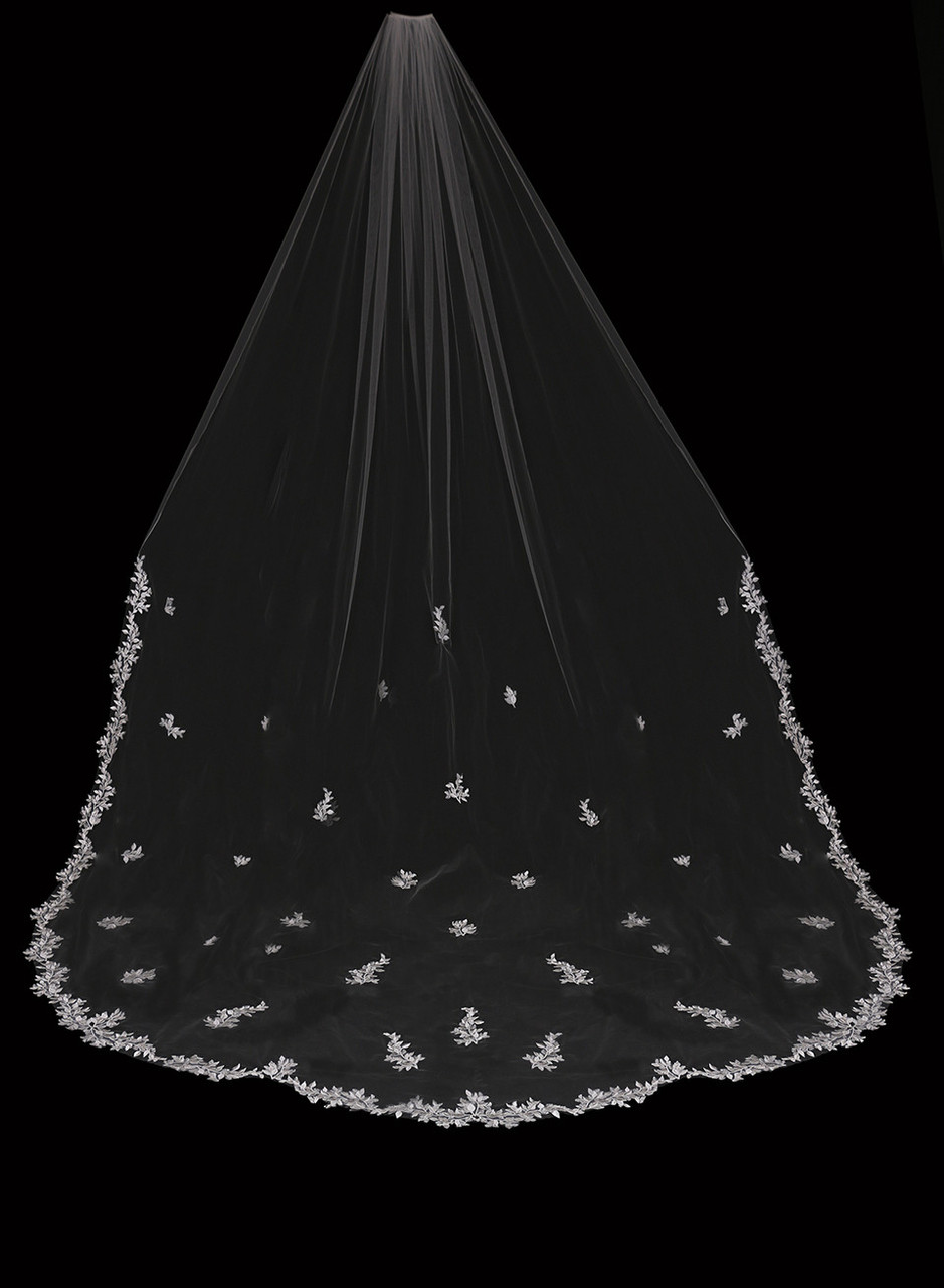 En Vogue Royal Cathedral Bridal Veil V2390RC - Leaf lace edging and scattered leaf lace appliques - 132"L