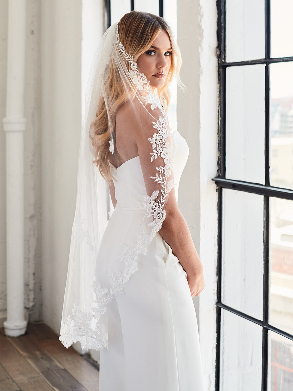  En Vogue Bridal Veil V2398SF - English tulle veil with floral lace edging and scattered appliques - 41"L