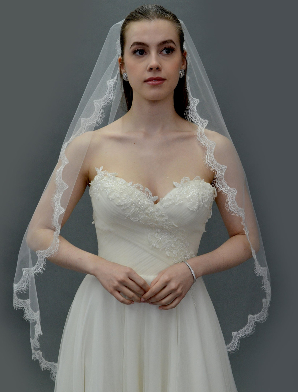 Elena Designs E1481S Thin scallop chantilly lace veil - 50L