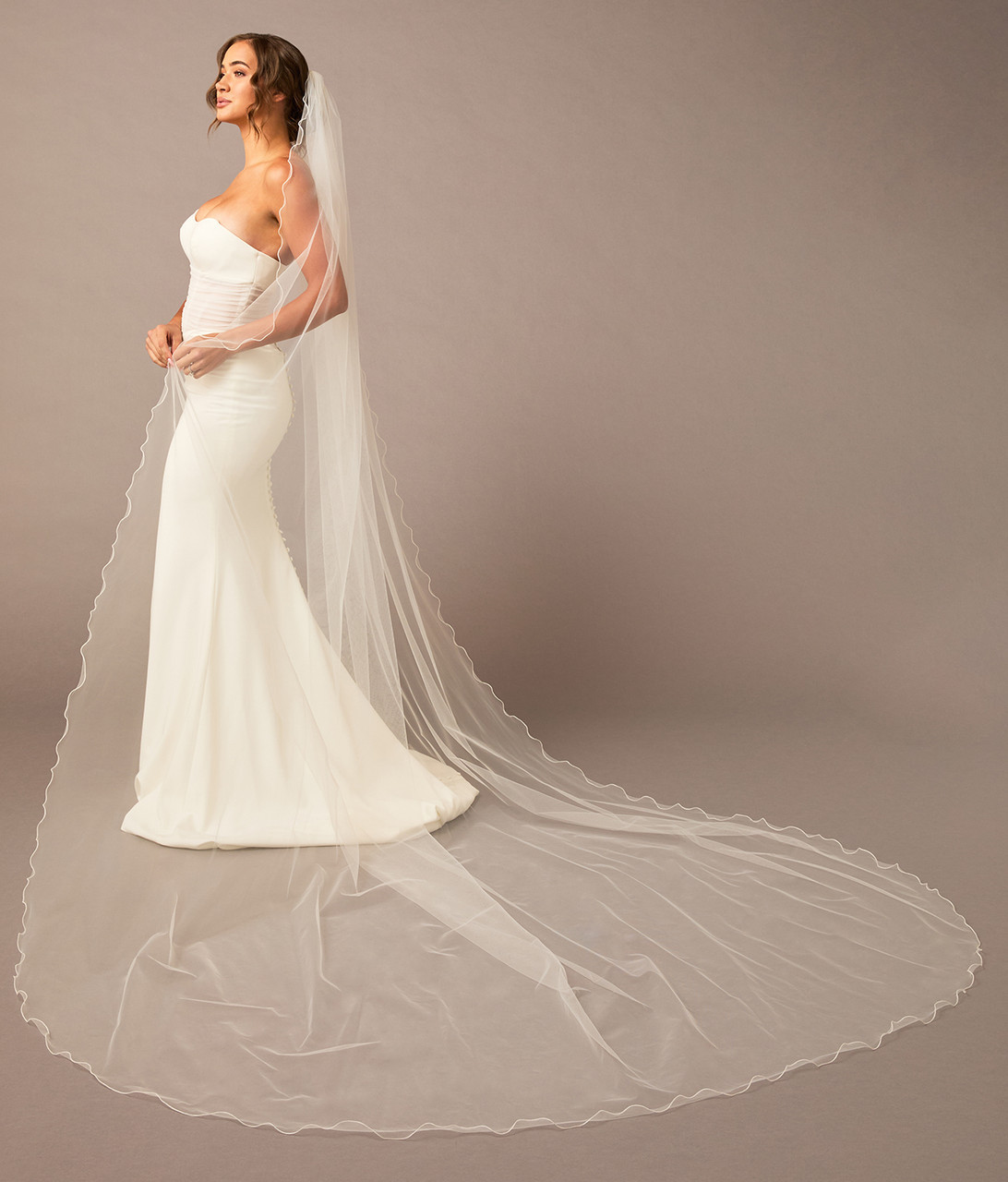 En Vogue Bridal Cathedral Style V2669RC - Scalloped Pencil Edge