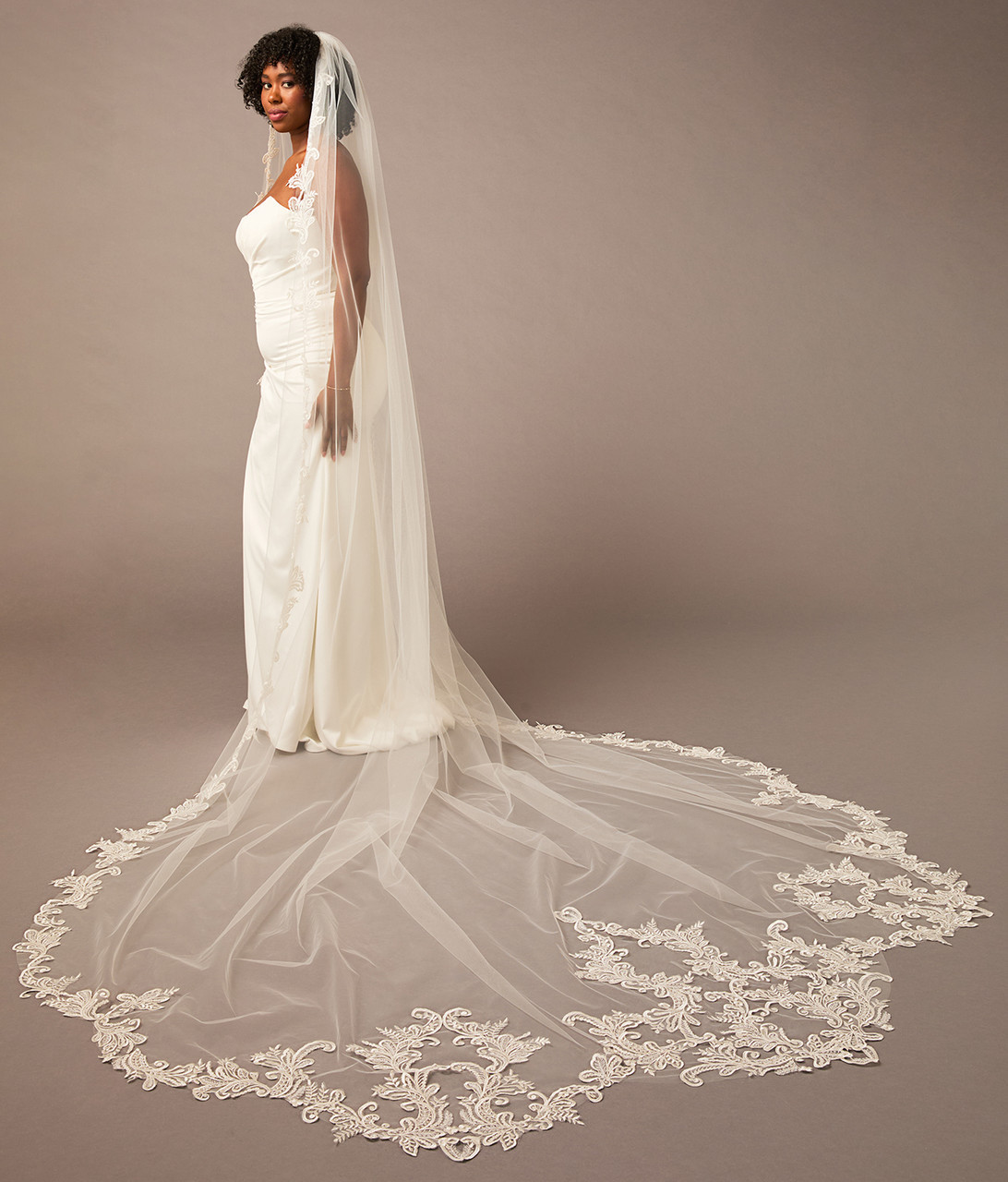 En Vogue Bridal Cathedral Style V2686WRC - Lace Edge - 132" Long