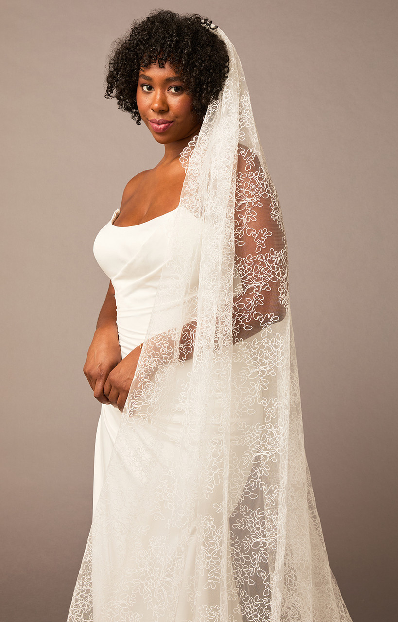 En Vogue Bridal Cathedral Style V2699RC - Scalloped Edge