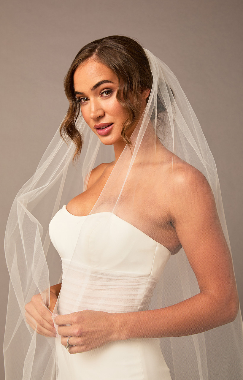 En Vogue Bridal Cathedral Style V2681WRC - Exaggerated Clover Cut - 120" Long