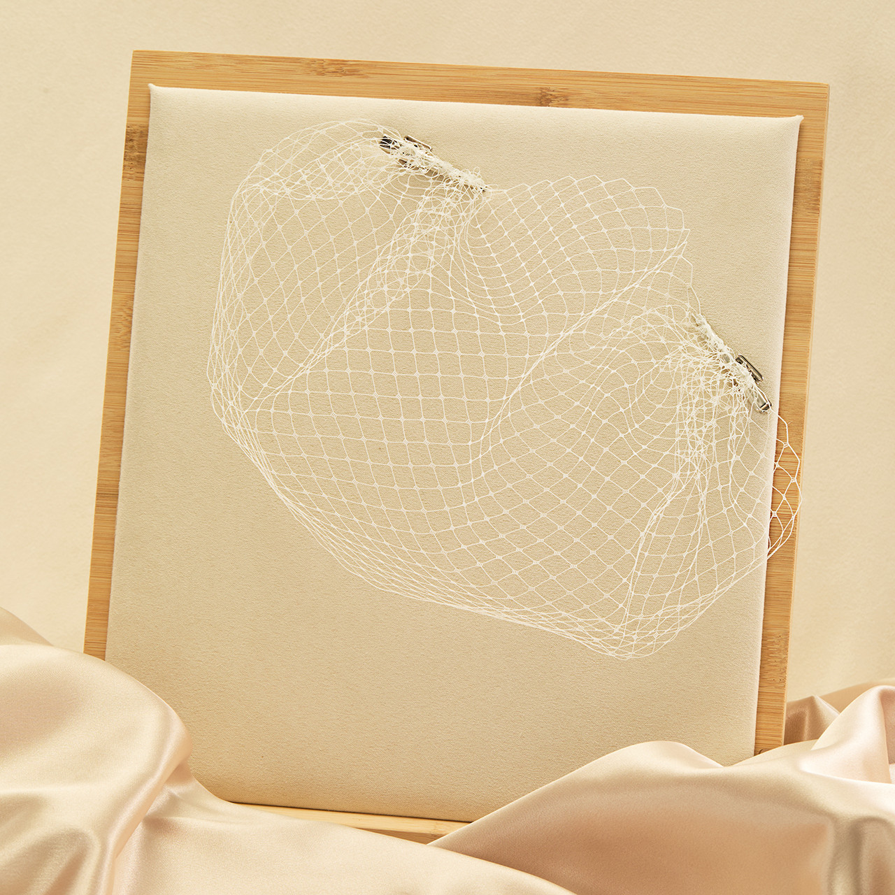 En Vogue Russian Bridal Cage Veil with Alligator Clips | CV2660-A