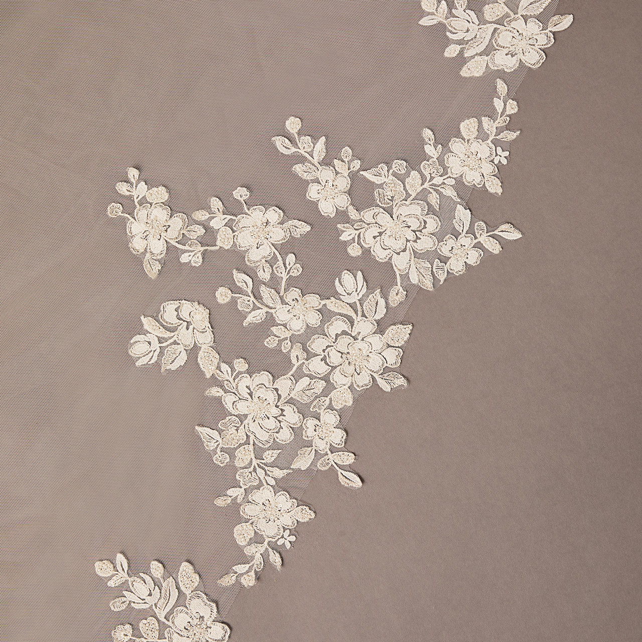 En Vogue Bridal Cathedral Style V2682RC-L - Lace Edge - 120' Long