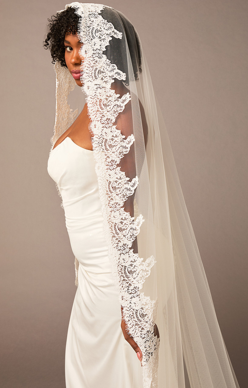 En Vogue Bridal Cathedral Style V2694WRC-M - Corded Chantilly