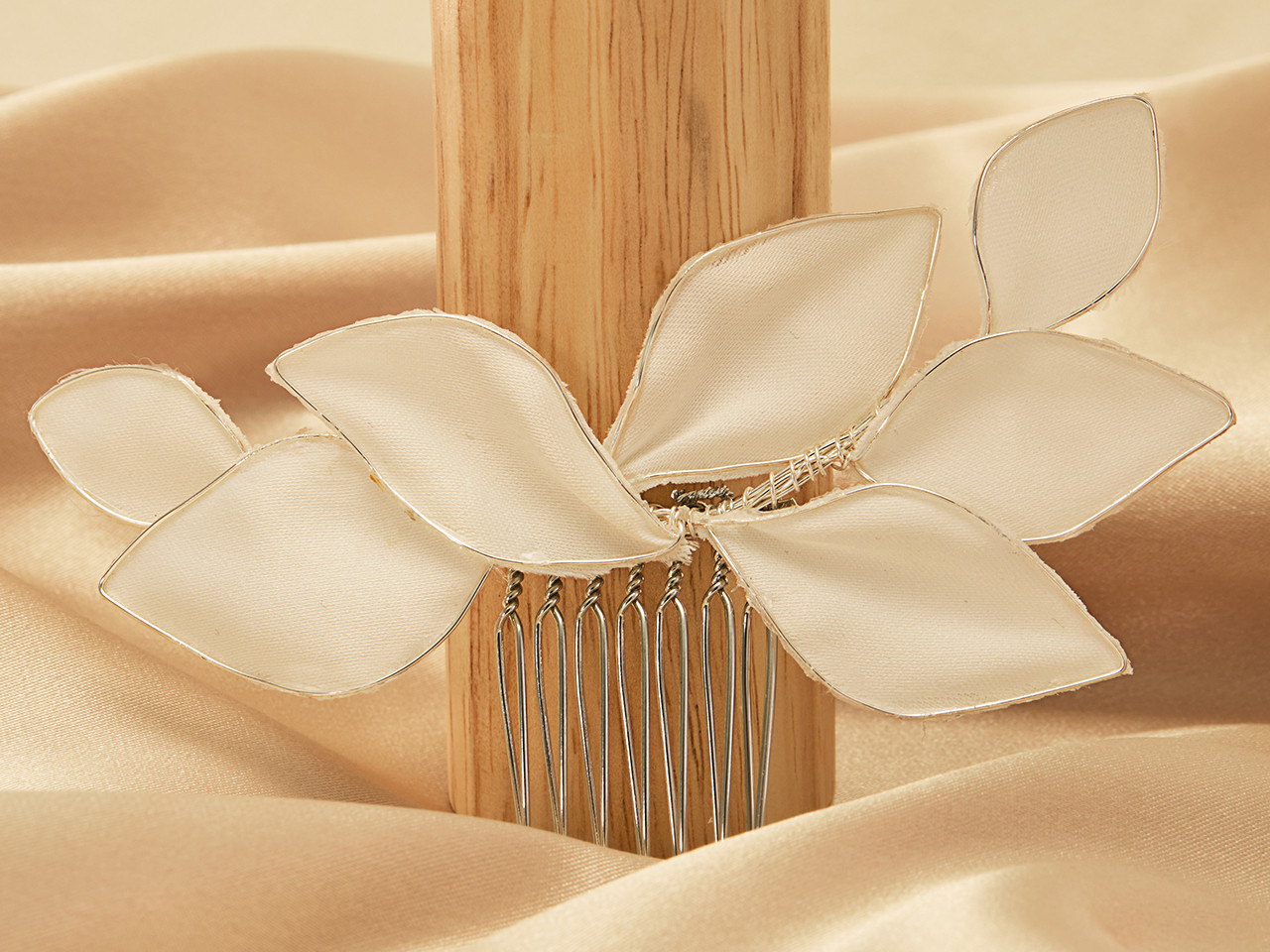 En Vogue Bridal Hair Comb - HC2625