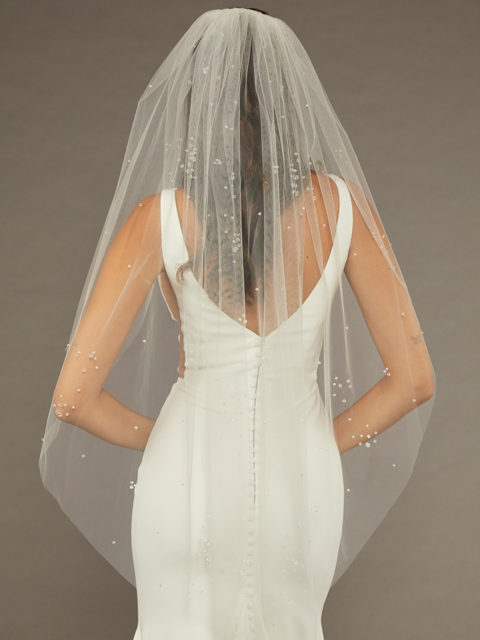 En Vogue Bridal Veil V2486SF - Scattered Crystals (3 Sizes) (Cut Edge)