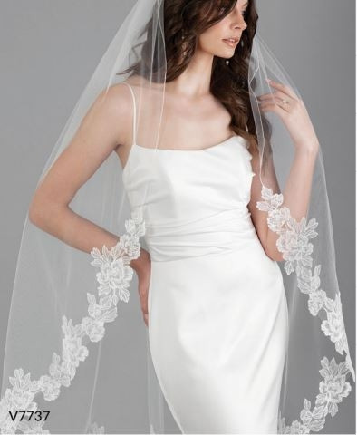 Bel Aire Bridal Veils V7737 - Dramatic Floral Lace - Waltz Length - Ivory Quick Ship