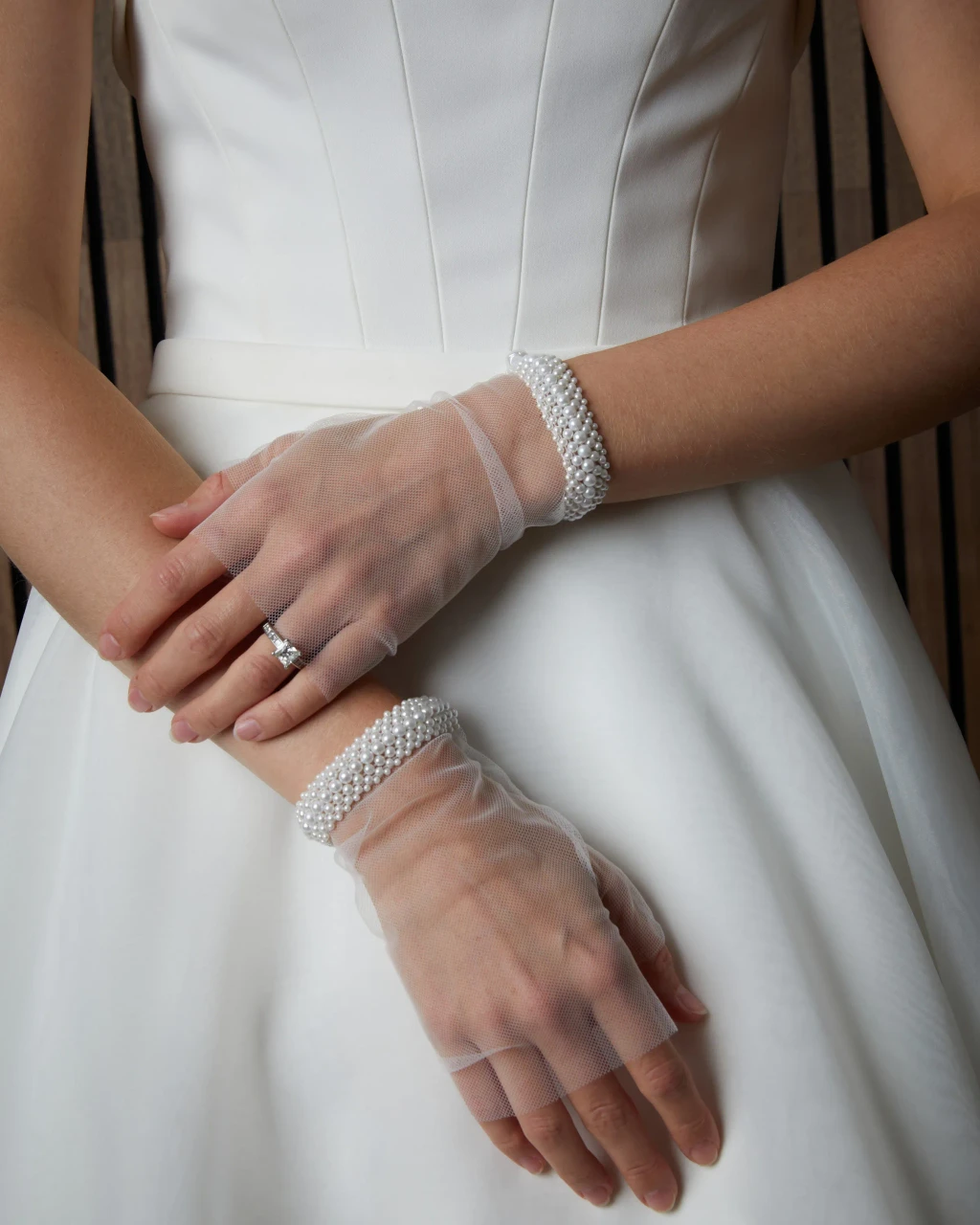 Marionat Bridal G211 - Fingerless gloves with pearl cuff - Ivory 