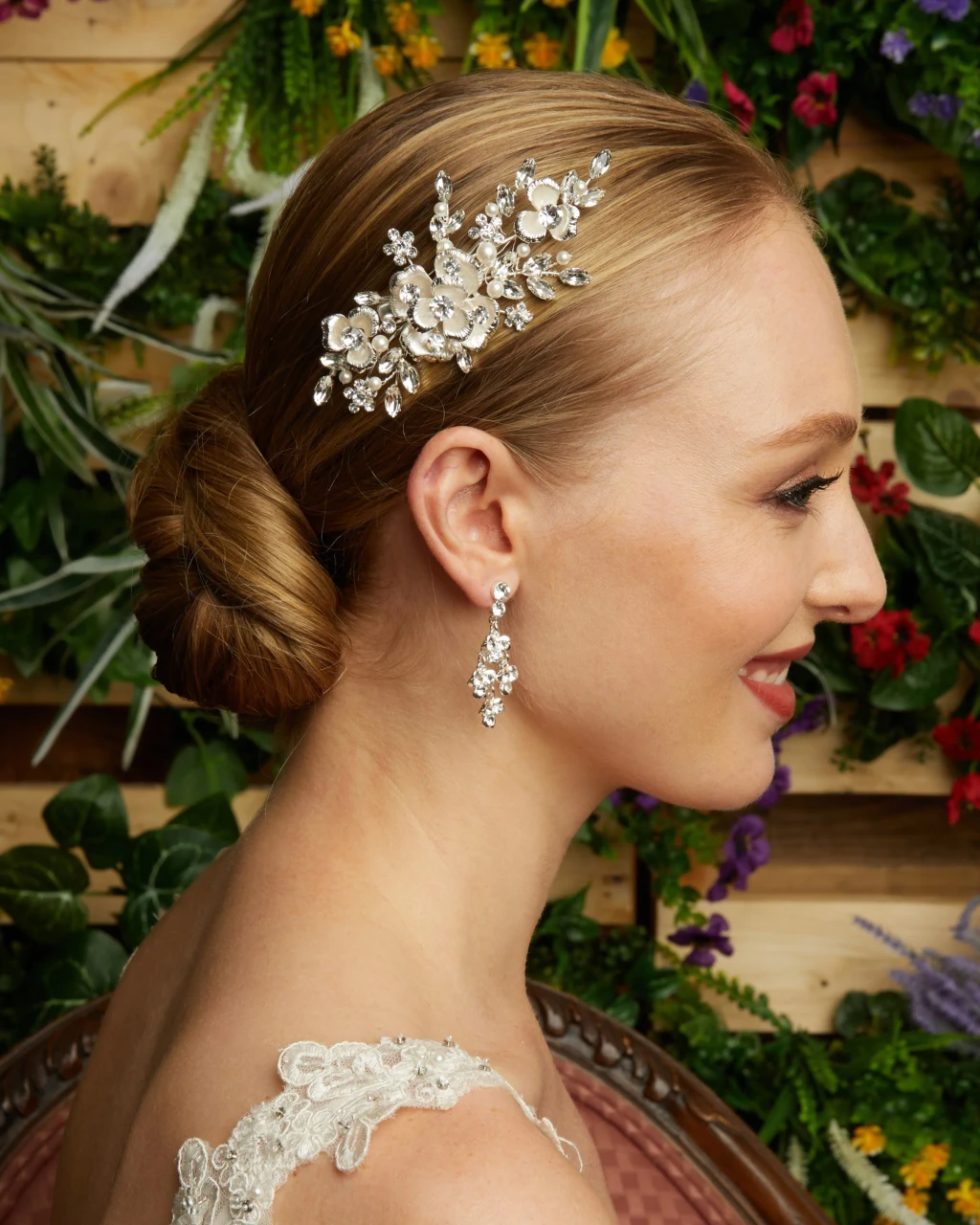  Marionat Bridal 9360 - Rhinestone clip with metal flowers and pearls