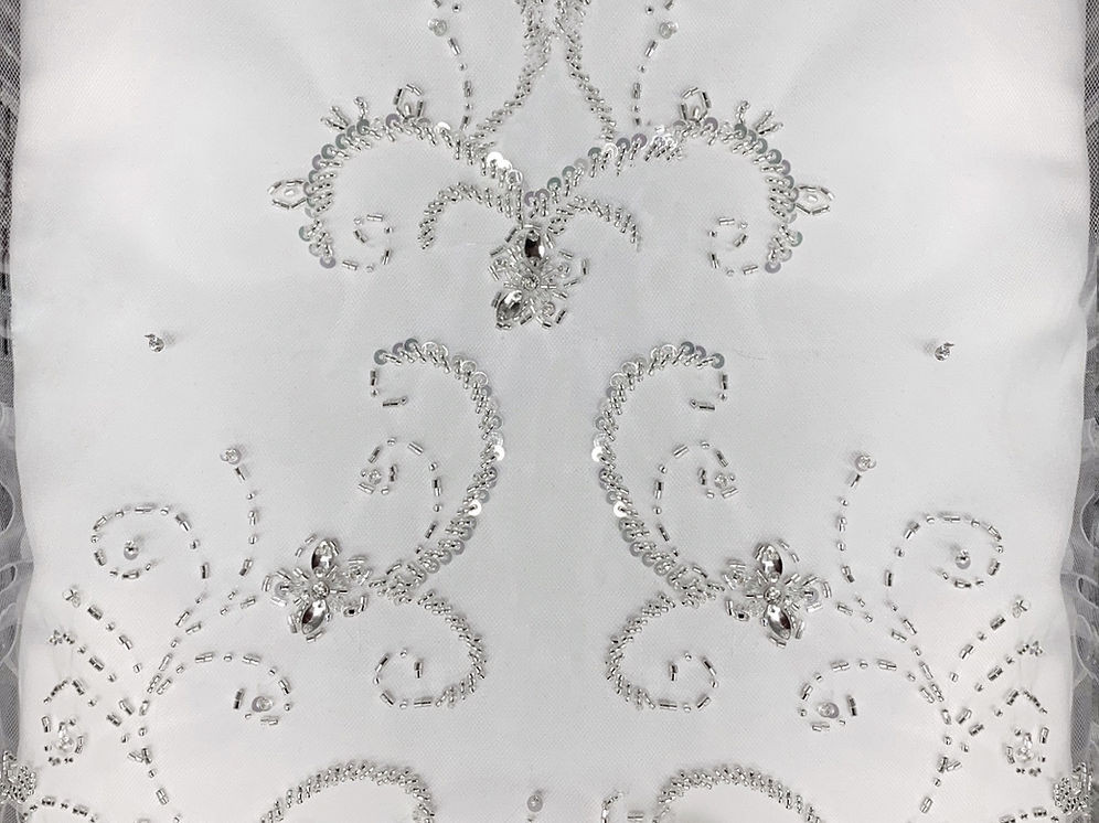 Lucky Collections ™ V M3173 - Hand Sewn Heavy Beaded Edge - 126L - White 