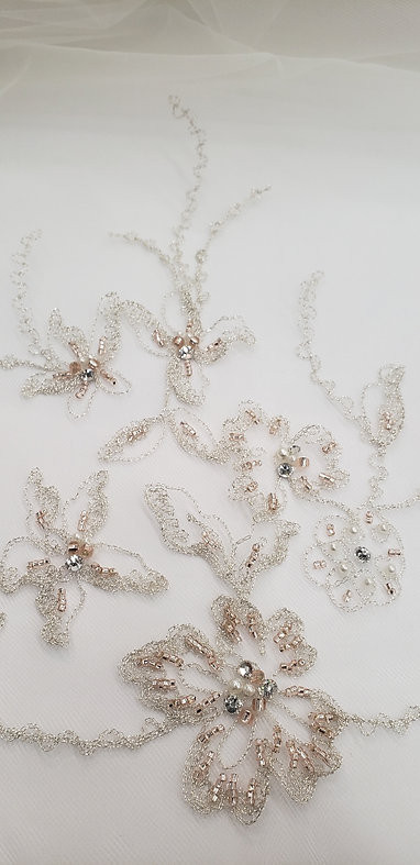  Lucky Collections ™ V 56-1473-2 Metallic embroidery with pearl and blush bugle beads - 120L