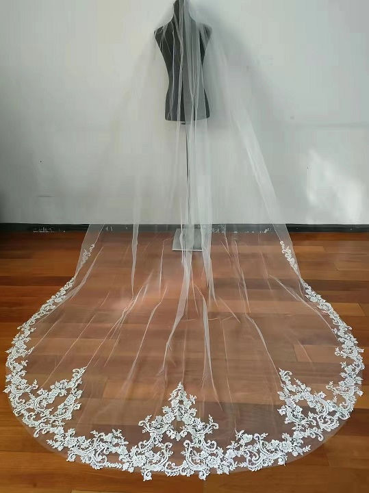 Lucky Collections™ V M 0030 Venice Lace Applique Royal Cathedral Bridal Veil (126" x 90")