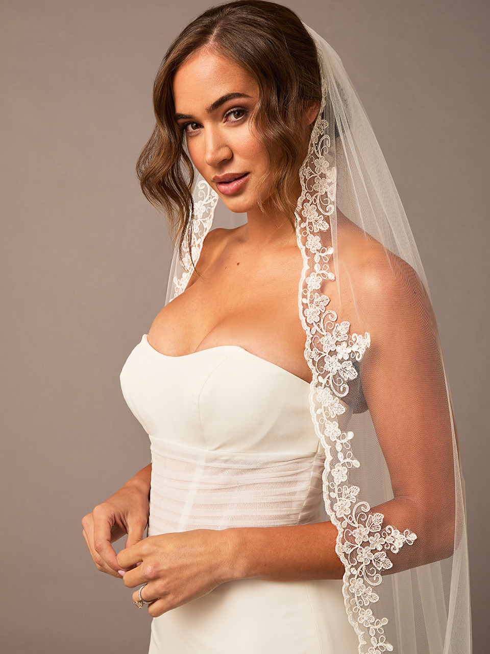 En Vogue Bridal V2687WZ - Waltz Mantilla Bridal Veil 