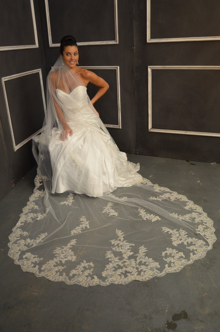 Flower lace embroidered veil - Elena Designs Wedding Veil Style