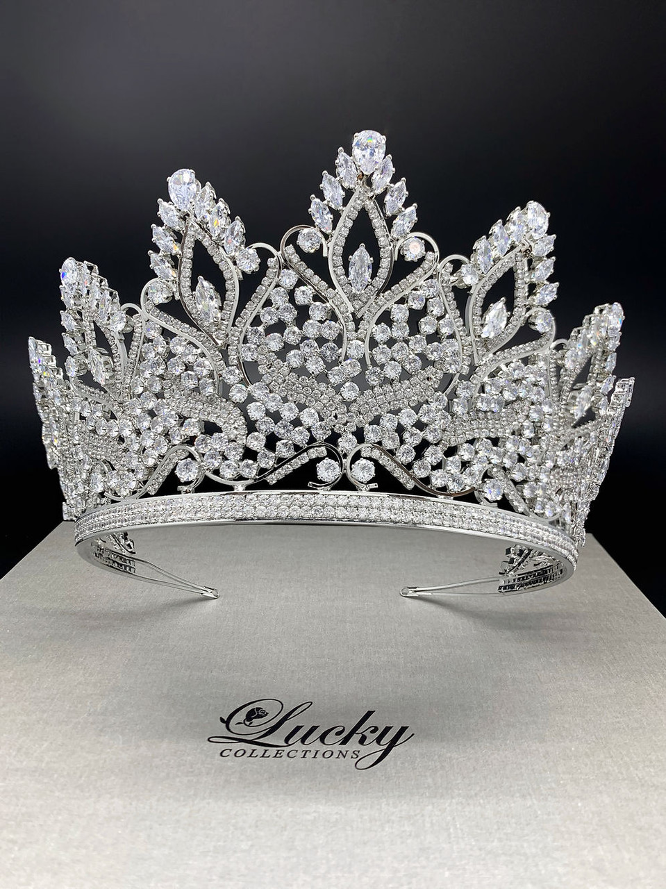  Lucky Collections ™ BC5800 - 3.5" Silver Crown 