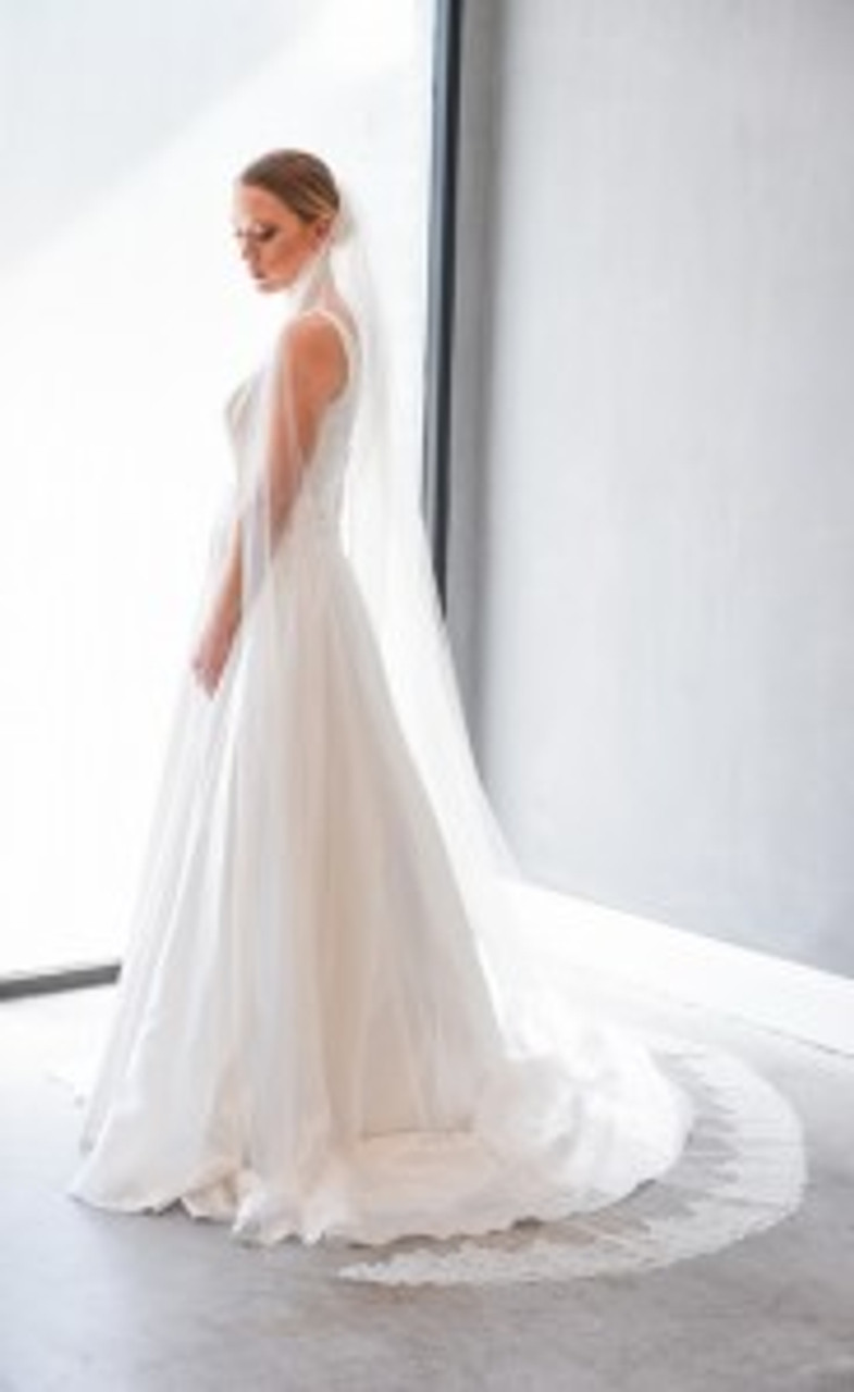 Erica Koesler Wedding Veil 859-90 - Chantilly Lace Cathedral