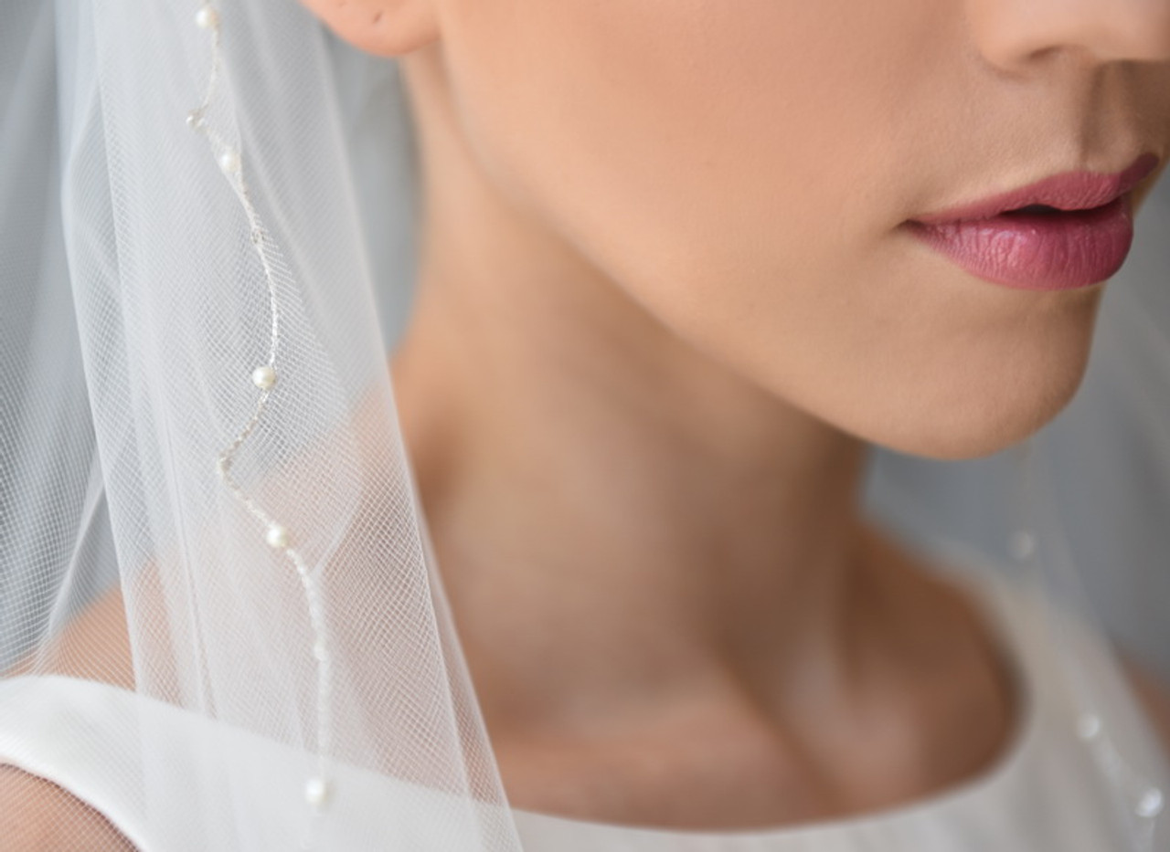 Erica Koesler Wedding Veil 855-40- Rhinestones Scalloped Edge