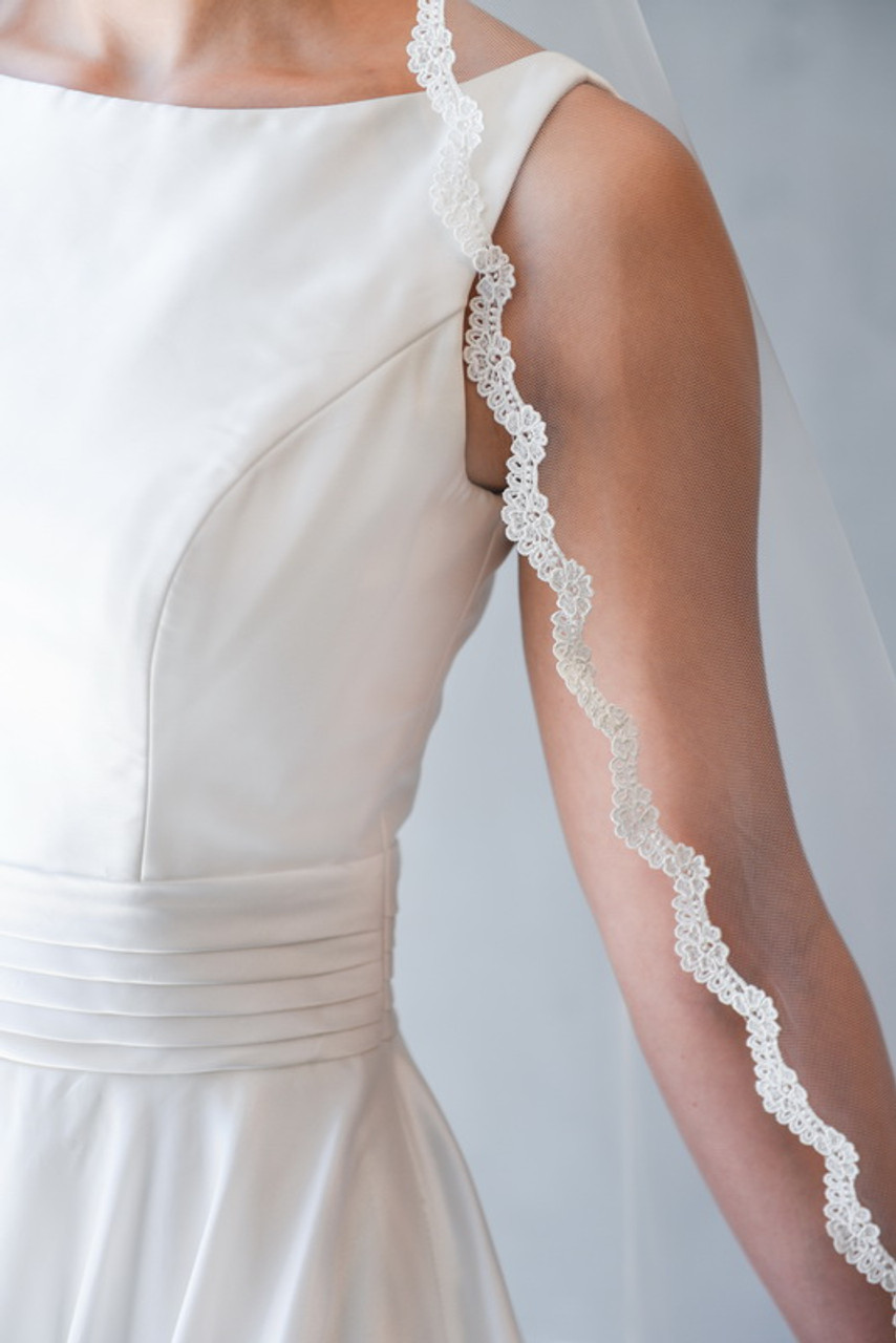 Erica Koesler Wedding Veil 865-90 - Venise Lace Edge Cathedral