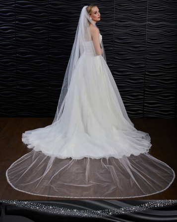 Marionat Bridal Veils 3526 - The Bridal Veil Company - 108” Beaded pearl edge with opaque and silver beads
