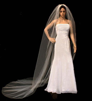 Noelle & Ava Collection -  108 Inches - Gold Thread Hemmed Edge Cathedral On Tulle-Wrapped Metal Comb