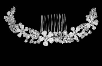 Noelle & Ava Pliable hand twisted comb of pearl encrusted ﬂower petals