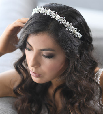 Erica Koesler A-5668 - Tri rhinestone navette stems 