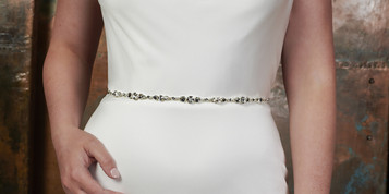 En Vogue Bridal Sash BT2280 - Belt with clear rhinestones and organza ribbon ties