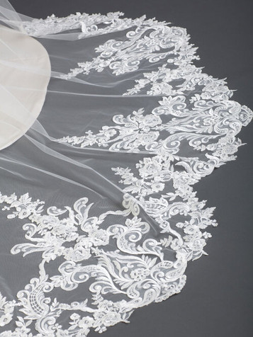 Bel Aire Bridal Veils V7562 - Contemporary floral lace - Veil #V7562