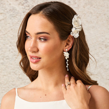 En Vogue Bridal Earrings | E2546