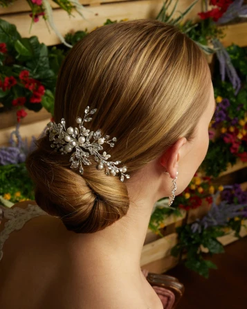 Marionat Bridal 5006 Rhinestone and matte pearl clip