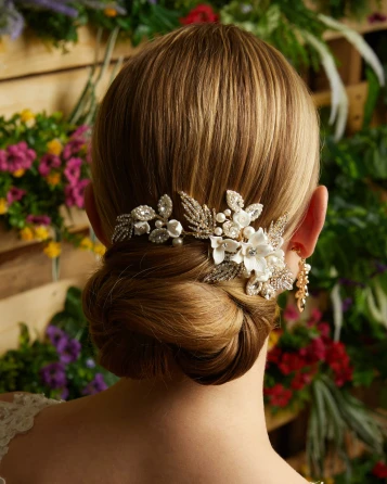 Marionat Bridal 9353 - Rhinestone leaf clip with porcelain flowers and pearls