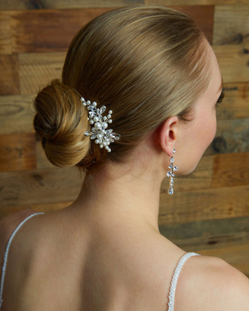 Marionat Bridal 5028 Small matte pearl and rhinestone clip
