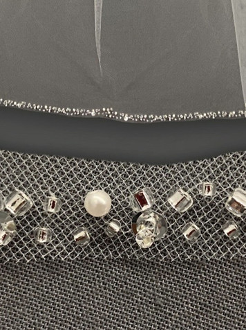 Lucky Collections ™ V M3092 C - Sparkling Cathedral Crystal Veil with Pearls/Beads - 126L