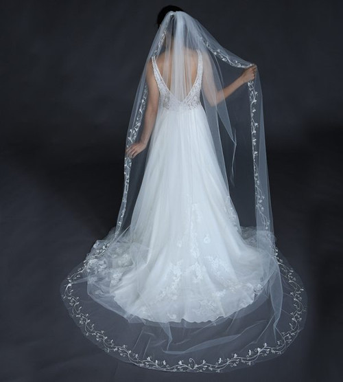 Long Cathedral White Ivory Pearls Tulle Bridal Wedding Veils for Bride with  Comb