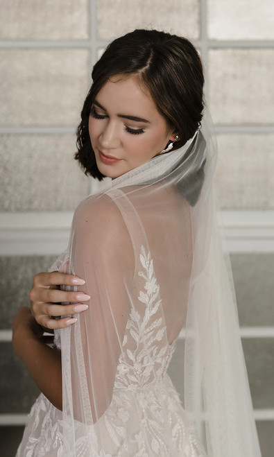 Luxury En Vogue Bridal Style V2103C - Raw edge Italian tulle veil